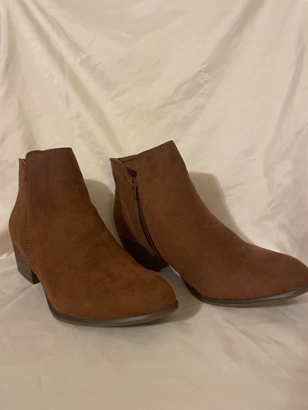 New Unionbay Tacey chestnut Suede Ankle Booties with Low Block Heel 8.5 boots
